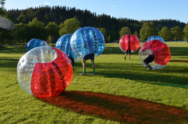 bumper balls, bubble balls, bumperballs, balongfotboll, fotboll, uppblåsbart, kick-off, after work, aw, barnkalas, firmafest, bubble soccer